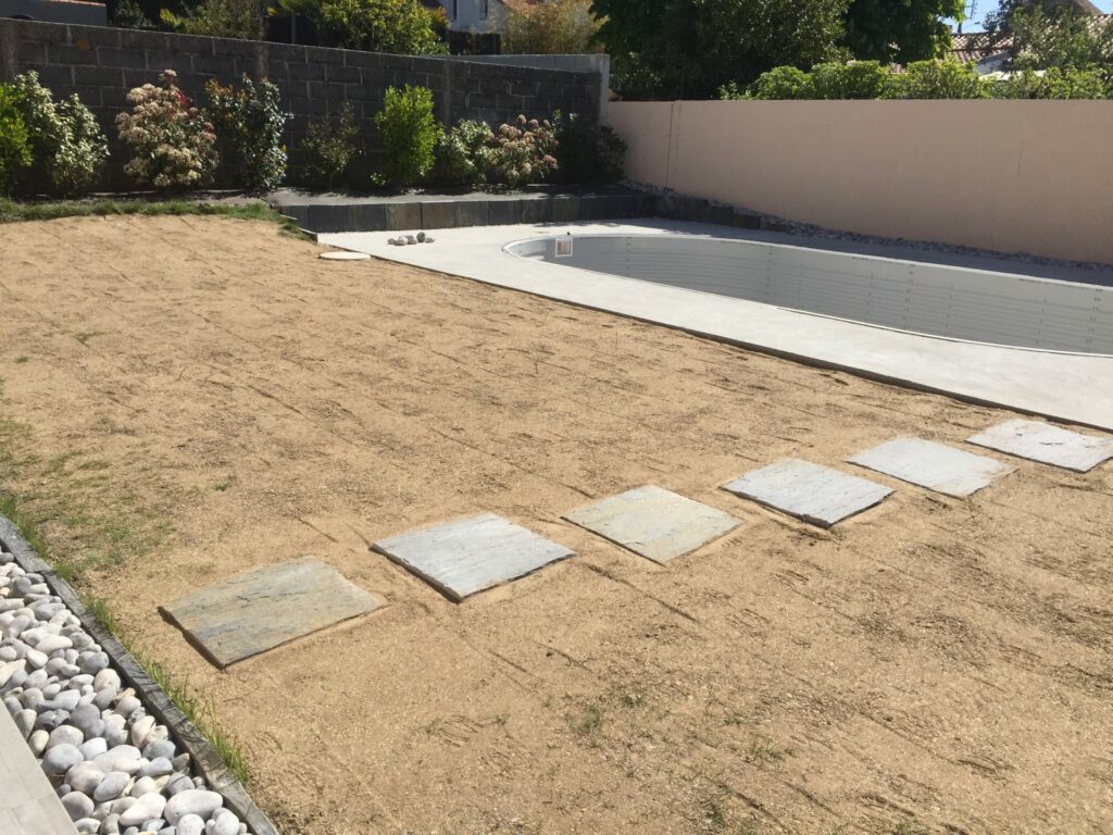 Aménagement allée plaque d'ardoise