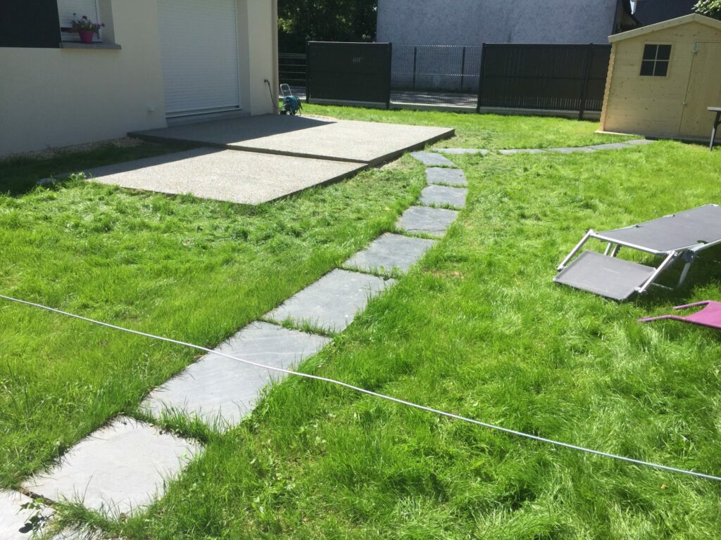 Aménagement allée plaque d'ardoise